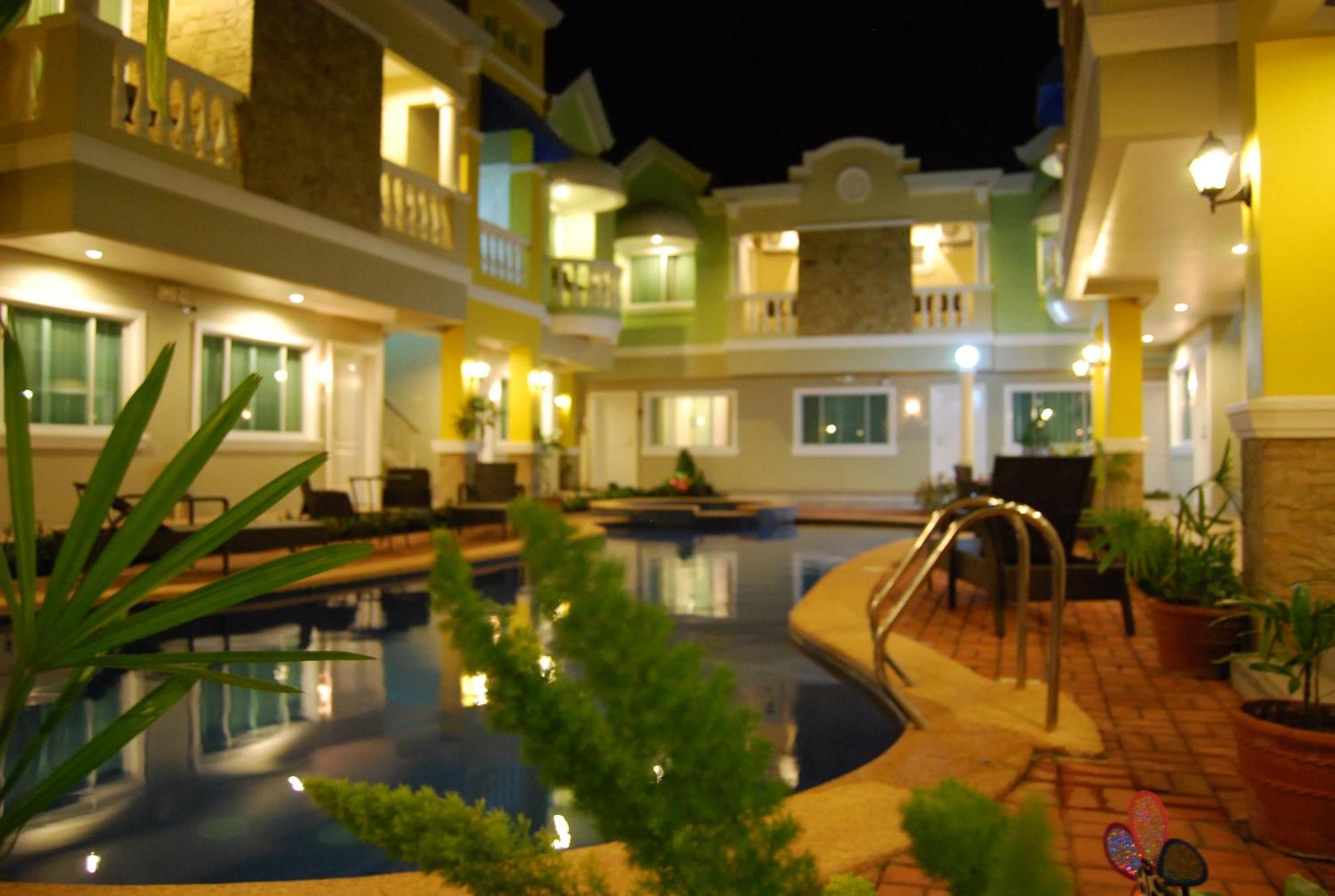 ปริซึ่ม โฮเต็ล - อพาร์ทเท็ลล์ Hotel อังเฮเลส ภายนอก รูปภาพ