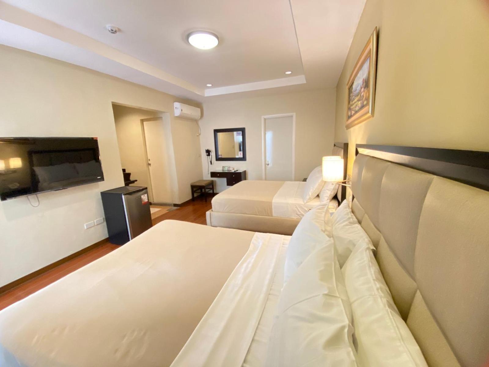 ปริซึ่ม โฮเต็ล - อพาร์ทเท็ลล์ Hotel อังเฮเลส ภายนอก รูปภาพ