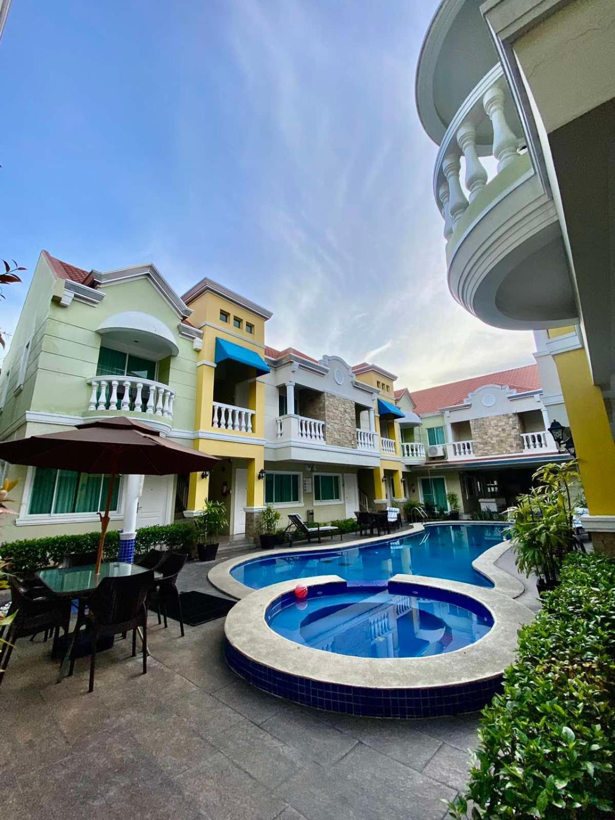 ปริซึ่ม โฮเต็ล - อพาร์ทเท็ลล์ Hotel อังเฮเลส ภายนอก รูปภาพ