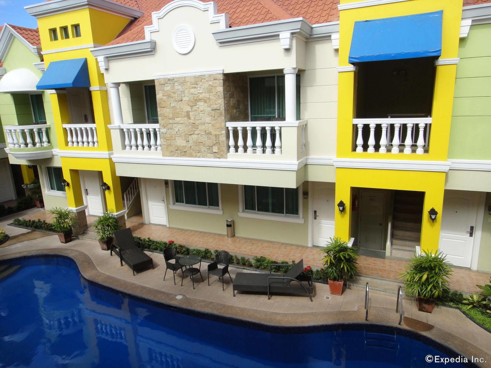 ปริซึ่ม โฮเต็ล - อพาร์ทเท็ลล์ Hotel อังเฮเลส ภายนอก รูปภาพ